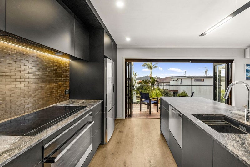 2/41A Ronaki Road, Mission Bay, Auckland - Carousel 2