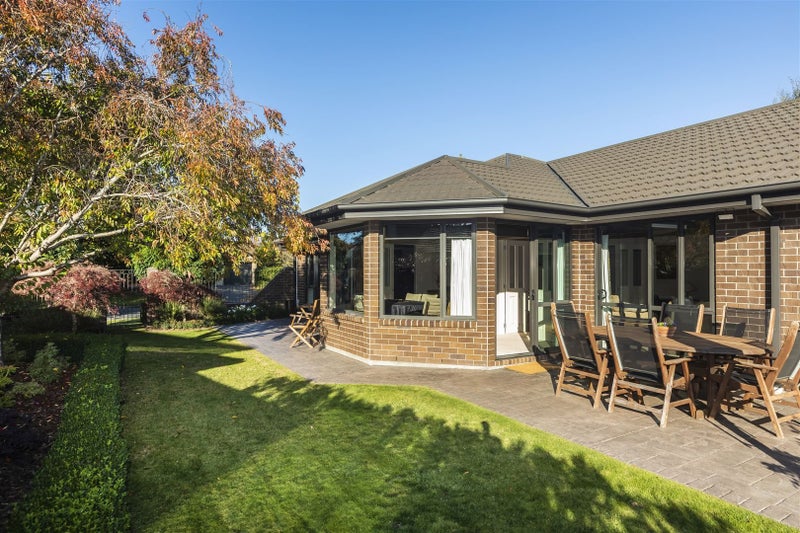 4 Vaughan Way, Redwood, Christchurch - Carousel 2