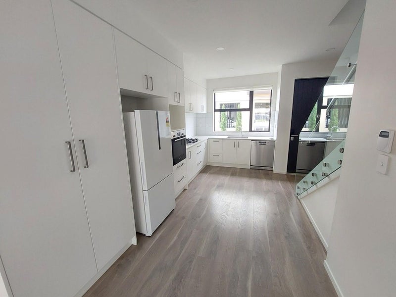 4 Ti Kouka Lane, Sandringham, Auckland - Carousel 2