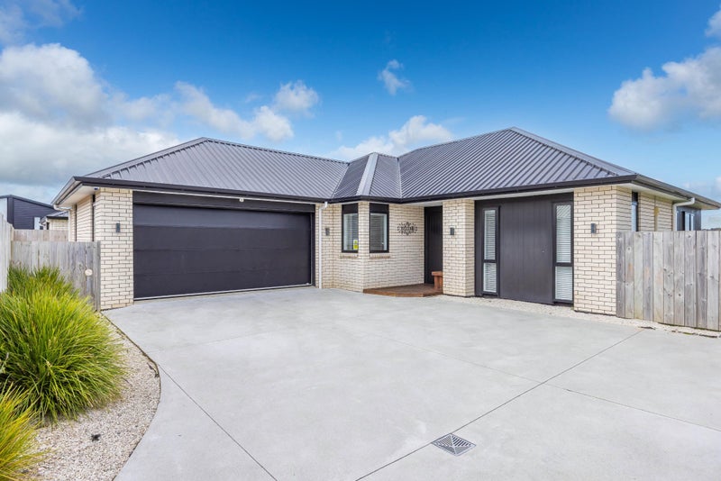 29 Inuwai Street, Glenview, Hamilton - Carousel 1