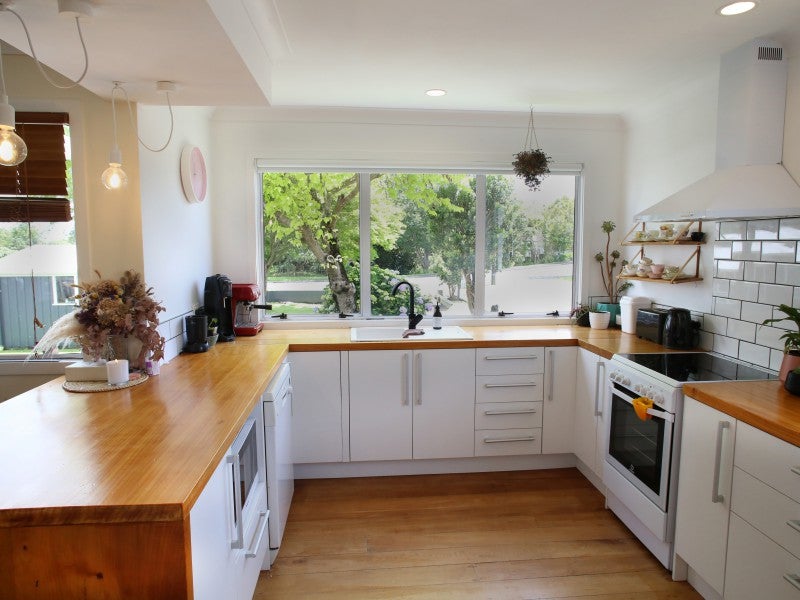 10 Cowling Road, Hurdon, New Plymouth - Carousel 2