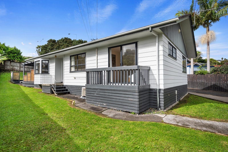 79 Santiago Crescent, Unsworth Heights, Auckland - Carousel 1
