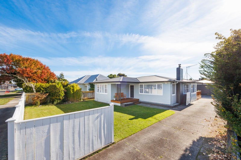 7 Liverpool Street, Takaro, Palmerston North - Carousel 1