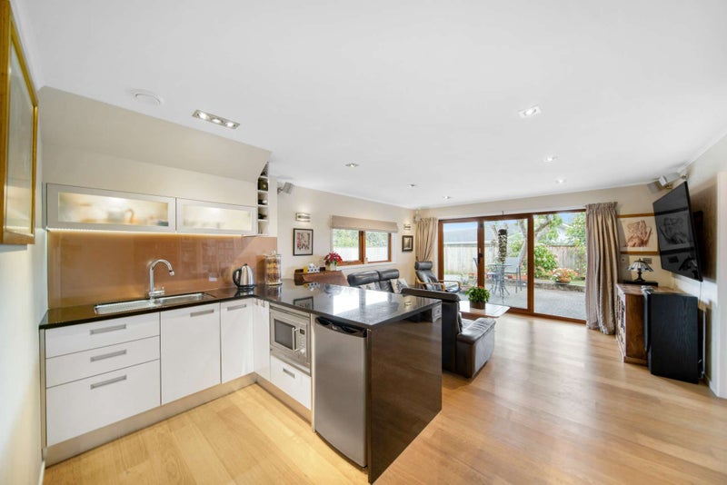 18 Fielding Crescent, Farm Cove, Auckland - Carousel 1