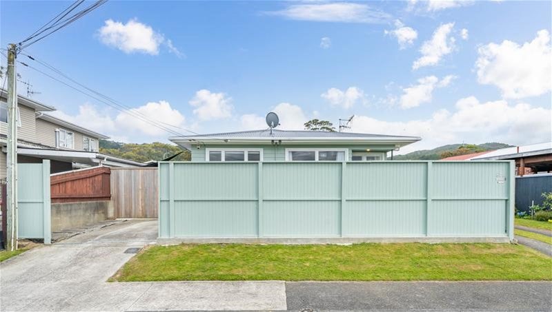 1/87 KARAMU CRES, Wainuiomata, Lower Hutt - Carousel 14