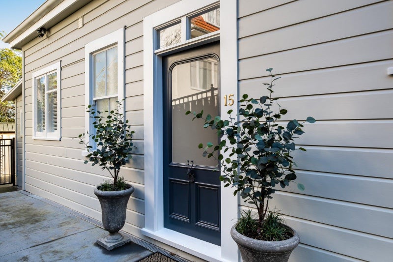 15 Lawrence Road, Hospital Hill, Napier - Carousel 22