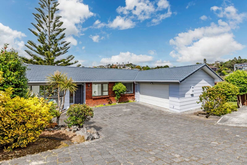 5 Portsea Place, Chatswood, Auckland - Carousel 1