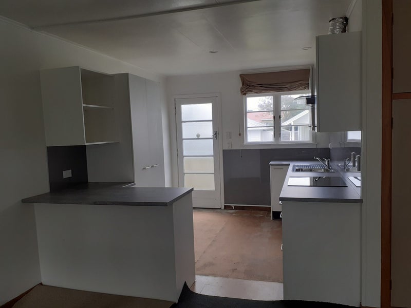 5 Whiteley Street, Moturoa, New Plymouth - Carousel 2