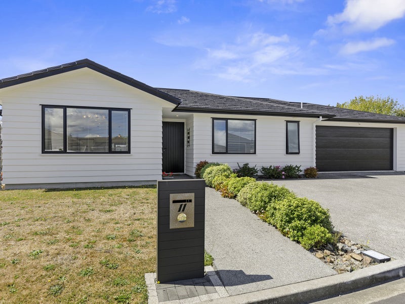 11 Poulson Grove, Trentham, Upper Hutt - Carousel 1