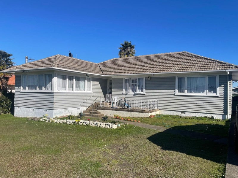 13 Scotts Road, Manurewa East, Auckland - Carousel 1