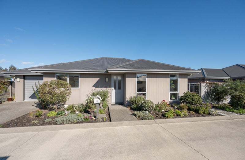 4 Holly Way, Tahunanui, Nelson - Carousel 1