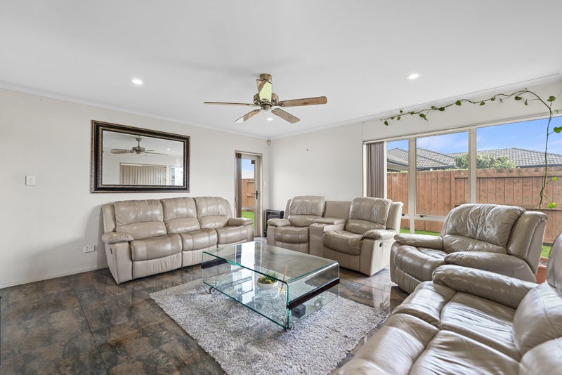 9 Carribean Place, Papamoa Beach, Papamoa - Carousel 1