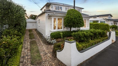 72 Princes Street, Northcote Point, Auckland - Carousel 1