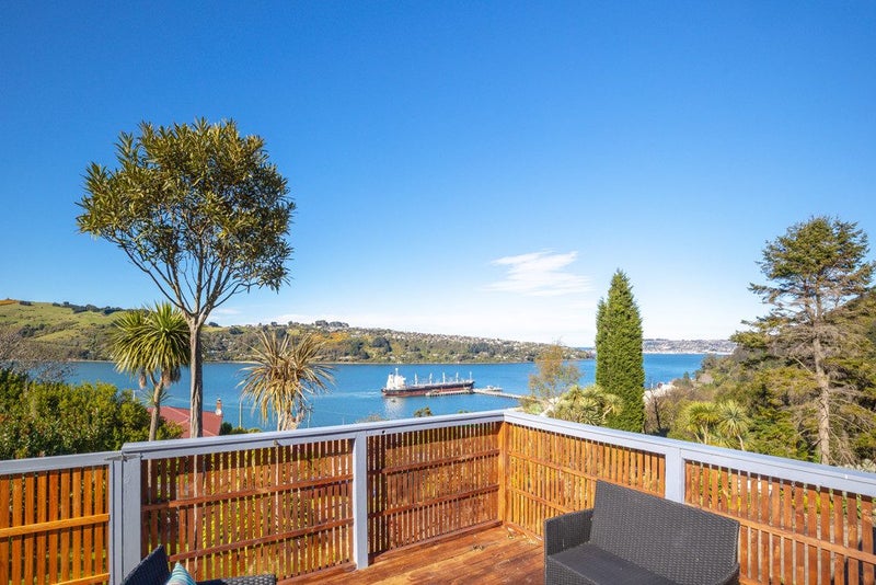 12 Hinau Street, Ravensbourne, Dunedin - Carousel 1