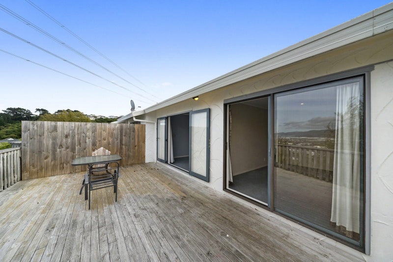 2/12 KEKENO GR, HARBOUR VIEW, LOWER HUTT - Carousel 1