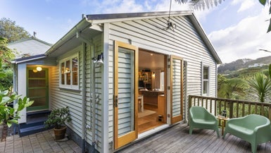 23 Montgomery Avenue, Karori, Wellington - Carousel 1