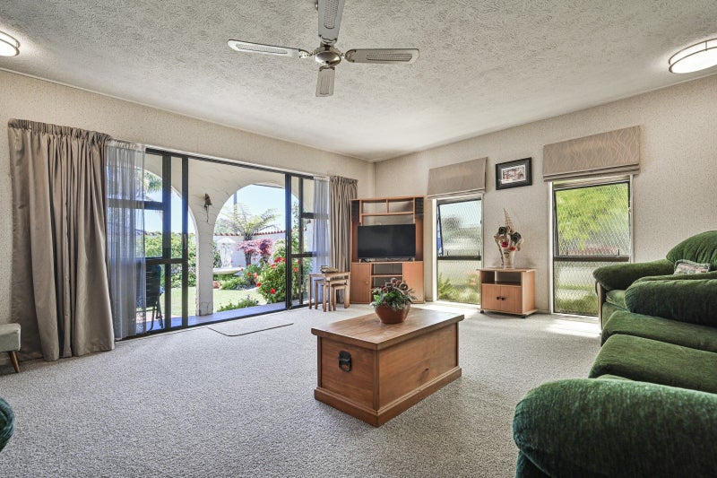 810 Eaton Road, Saint Leonards, Hastings - Carousel 2