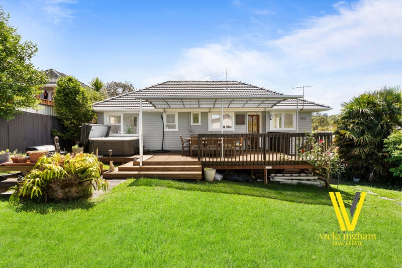 64 Stottholm Road, Titirangi, Auckland - Carousel 1
