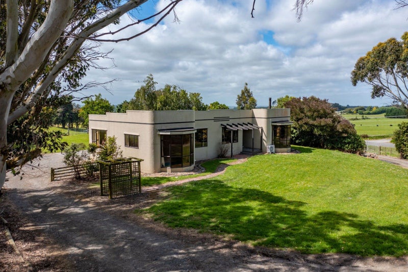 518 State Highway 3, Bulls, Bulls - Carousel 1