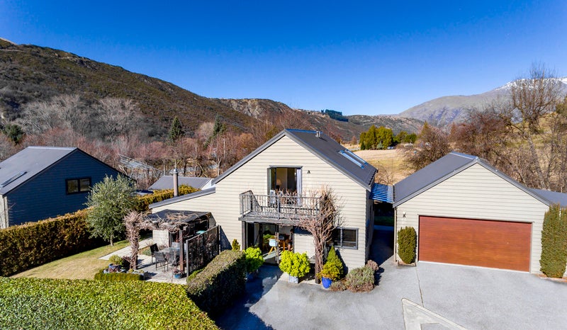 3 Chartres Lane, Arrowtown, Arrowtown - Carousel 1