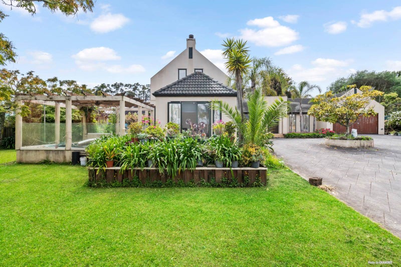 28 Burnaston Court, Dannemora, Auckland - Carousel 1