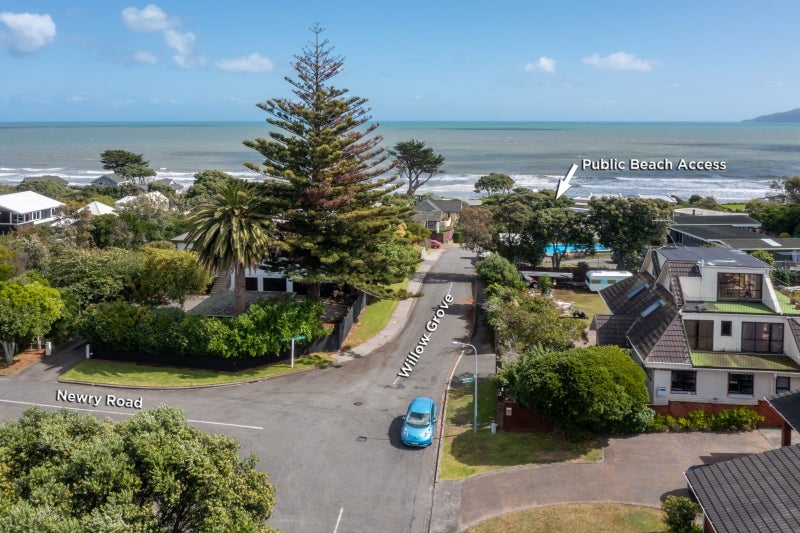 5 Newry Road, Raumati Beach, Paraparaumu - Carousel 2