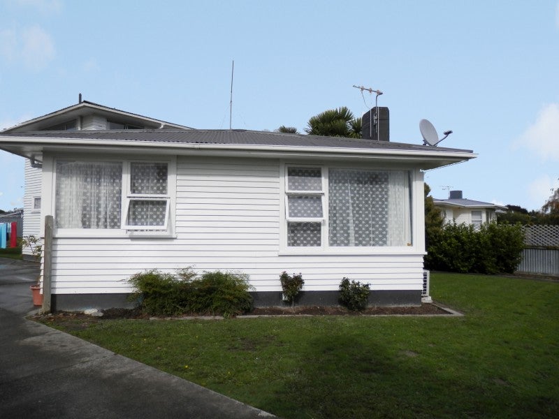 11 Kaituna Street, Milson, Palmerston North - Carousel 2