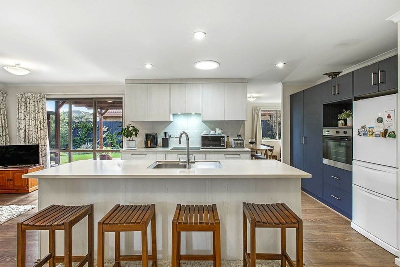 82 Huntington Drive, Huntington, Hamilton - Carousel 2