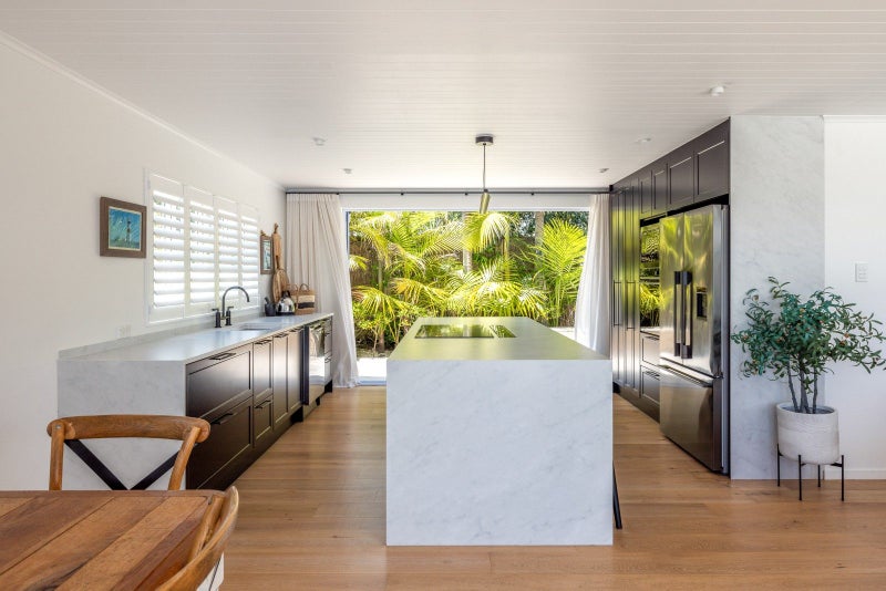 10 Kiwi Street, Oneroa, Waiheke Island - Carousel 2