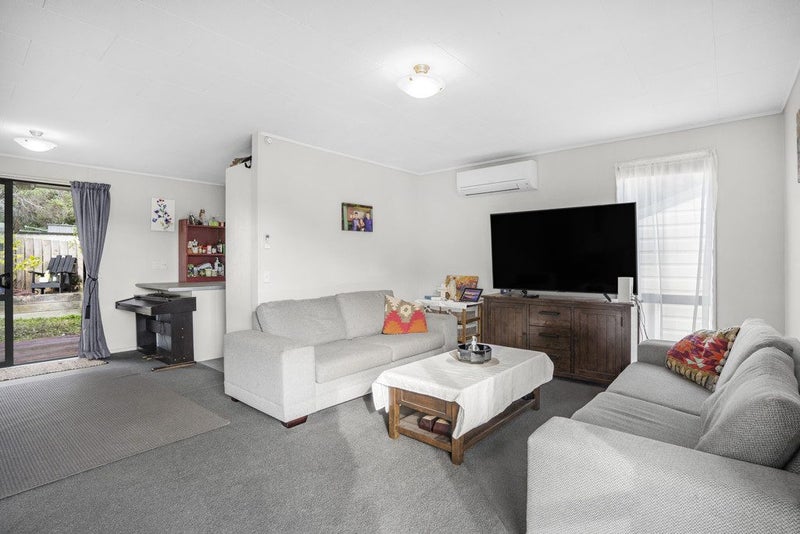 2 Norrie Grove, Naenae, Lower Hutt - Carousel 2