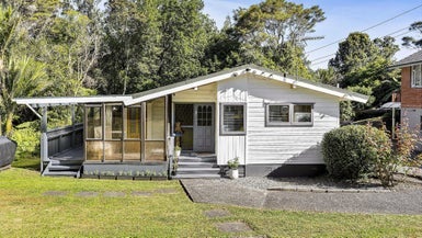 8 Park Road, Glenfield, Auckland - Carousel 1