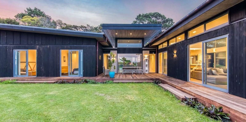 14 Stevensons Crescent, Albany - Carousel 1