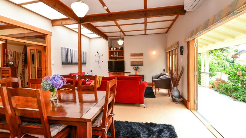 1 Oakley Avenue, Claudelands, Hamilton - Carousel 1