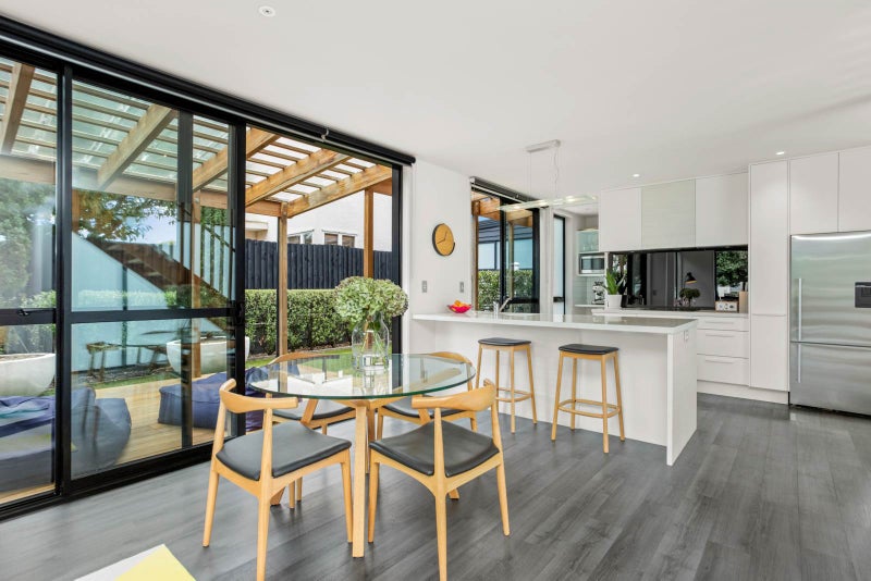 21 Main Highway, Ellerslie, Auckland - Carousel 2