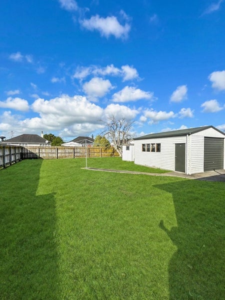 43 Kittyhawk Row, Bulls, Bulls - Carousel 10