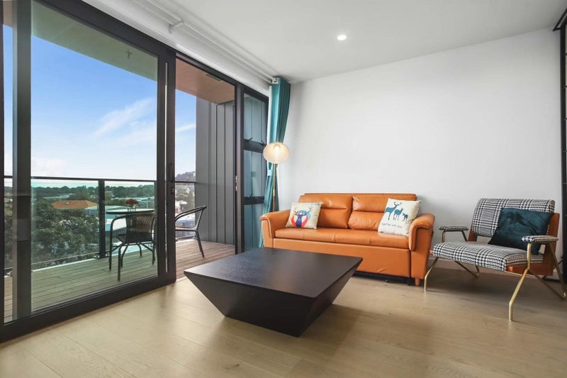 403/64 Great South Road, Remuera, Auckland - Carousel 1