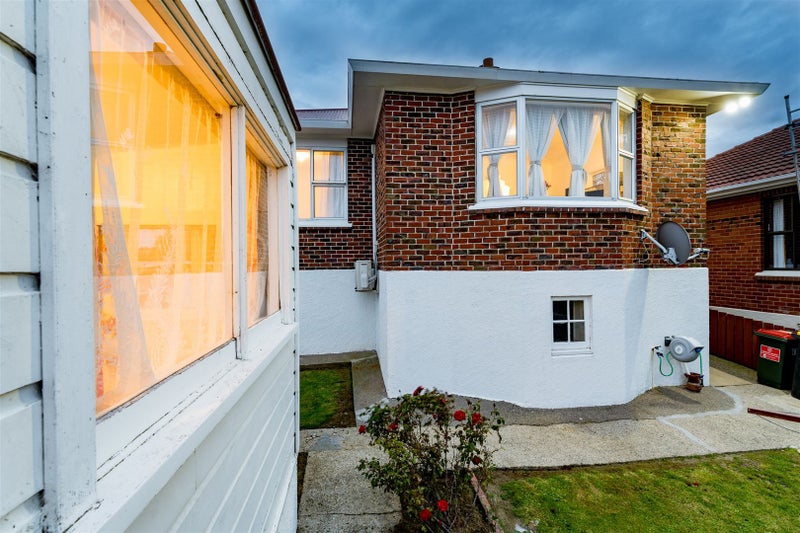 121 Riselaw Road, Calton Hill, Dunedin - Carousel 1