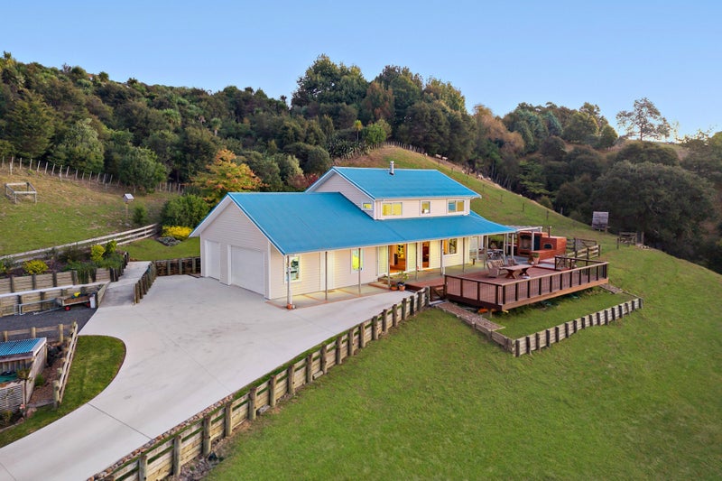 73 Judge Richardson Drive, Papakura - Carousel 1