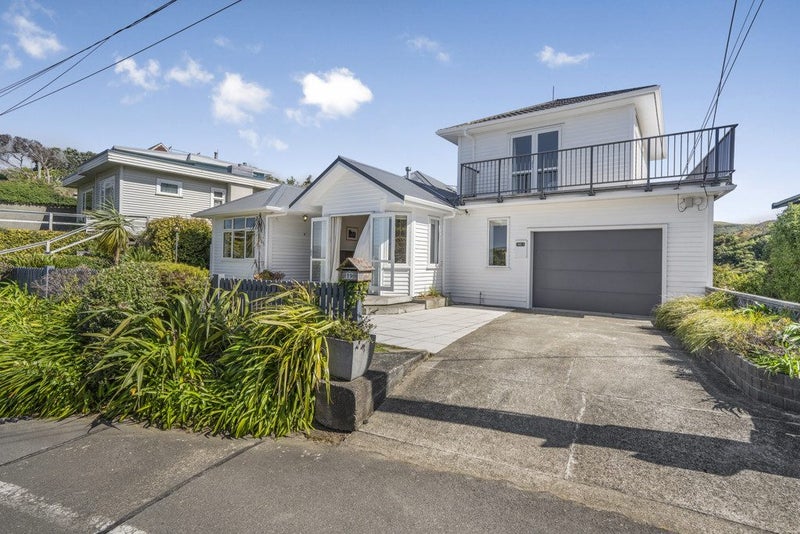 19 Maungaraki Road, Korokoro, Lower Hutt - Carousel 1