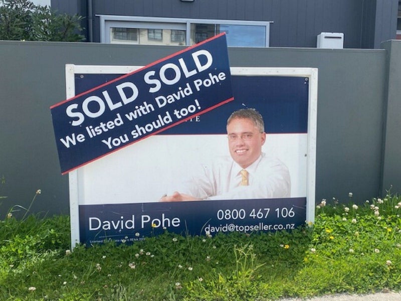 28 Bluff Road, Kenepuru, Porirua - Carousel 1