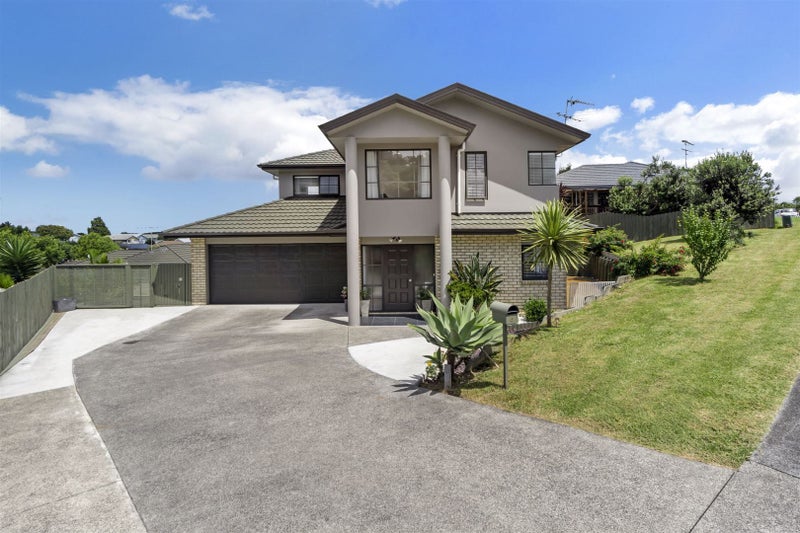 6 Fairchild Avenue, Goodwood Heights, Auckland - Carousel 1