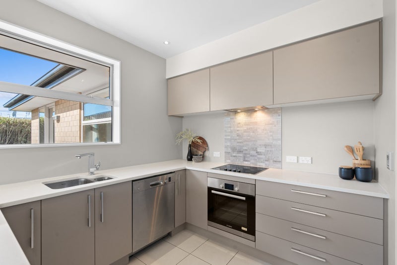 16 Graycliffe Street, Halswell, Christchurch - Carousel 2