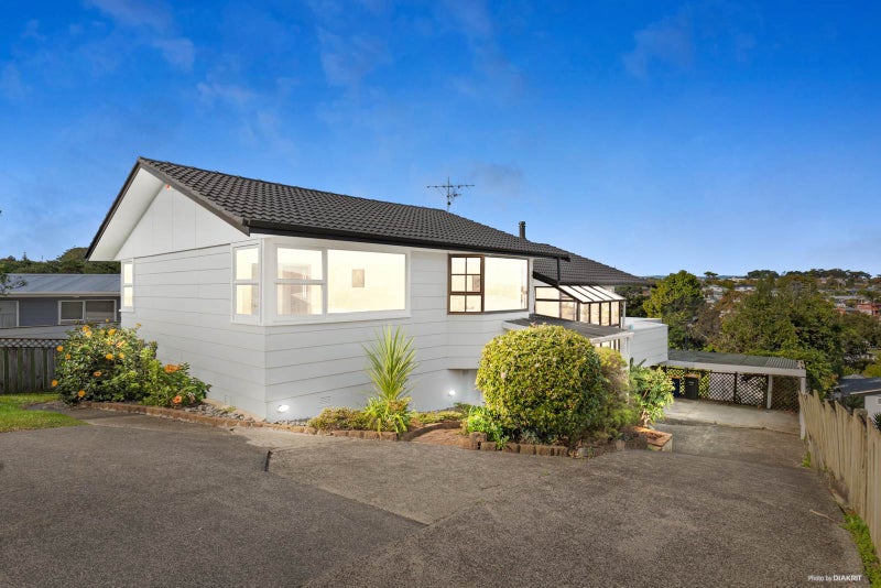9 Erica Road, Sunnynook, Auckland - Carousel 1