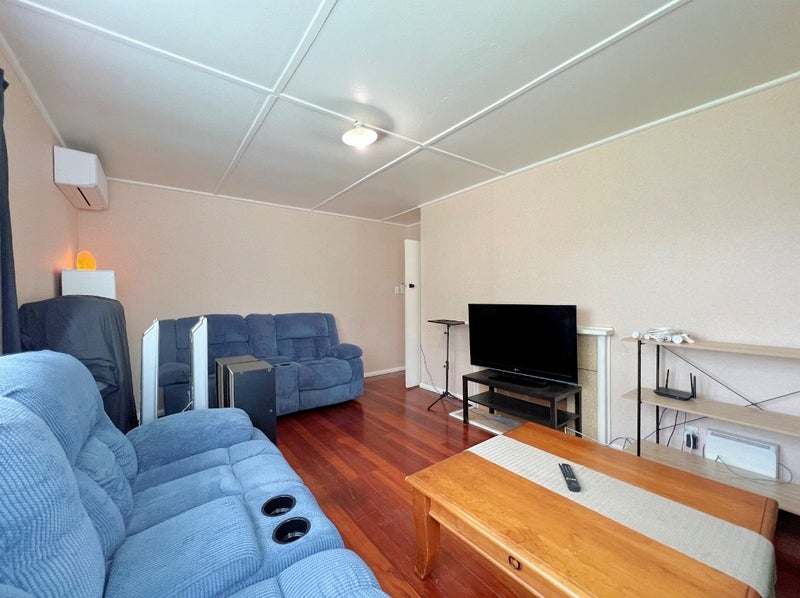 37 Old Farm Road, Hamilton East, Hamilton - Carousel 2