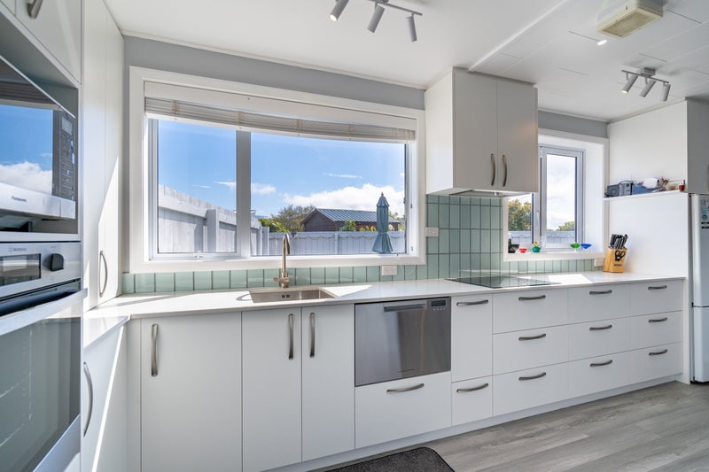 99A Easther Crescent, Kew, Dunedin - Carousel 2