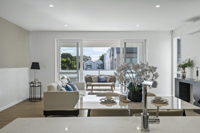 4 Yellow Pear Lane, Karaka, Papakura - Carousel 1