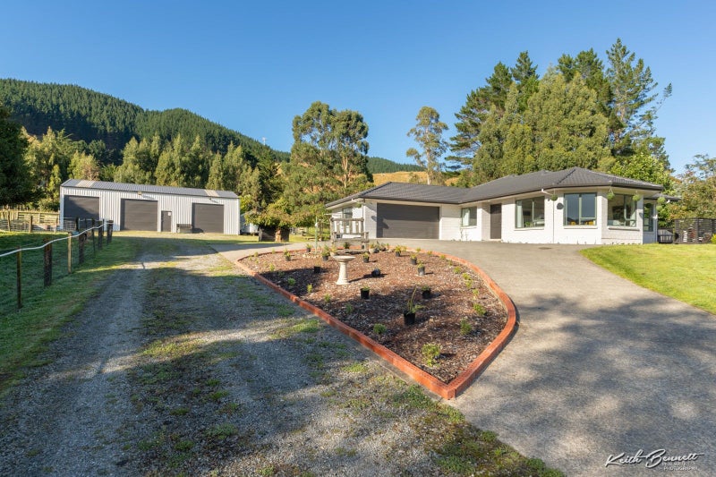 123J Johnsons Road, Whitemans Valley, Upper Hutt - Carousel 1