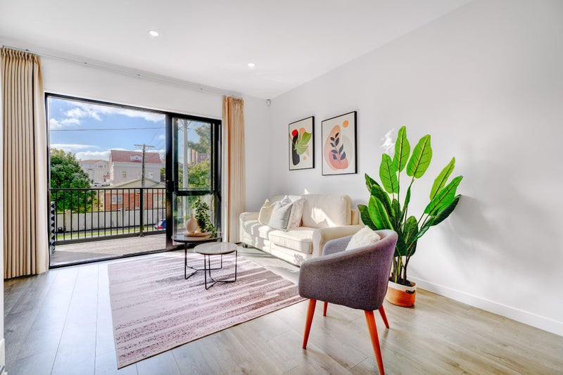 3/14 Highbury Street, Avondale, Auckland - Carousel 2