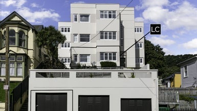 1/2 Hawker Street, Mount Victoria, Wellington - Carousel 1