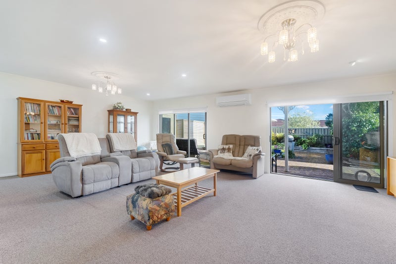 10 Karina Road, Merrilands, New Plymouth - Carousel 1